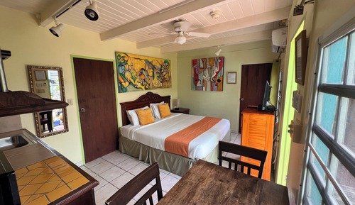 Suite estudio (Tikki)