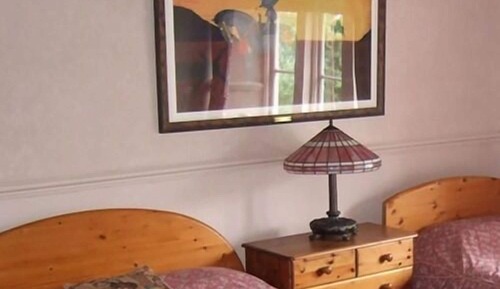 Habitación con 1 cama doble o 2 individuales, baño privado