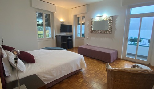 Habitación superior con 1 cama doble o 2 individuales
