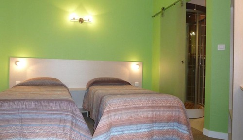 Habitación con 2 camas individuales