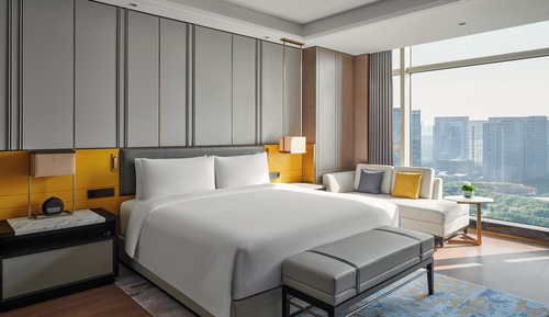 Habitación Premium, 1 cama de matrimonio grande, Acceso al salón del club, vistas a la ciudad