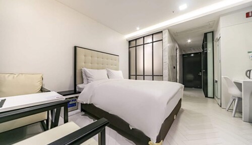 Deluxe Double Room (Breakfast for 2)