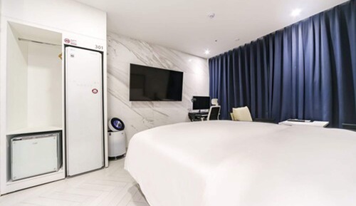 Standard Double Room (Breakfast for 2)
