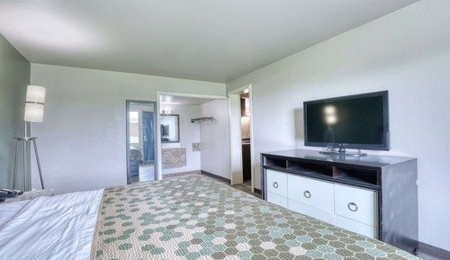 Habitación, 1 cama de matrimonio grande con sofá cama, no fumadores (Efficiency)