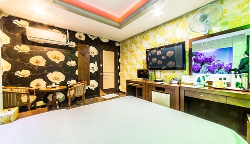 Room (Deluxe)