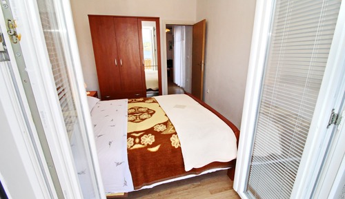 Apartamento (One Bedroom Apartment with Balcony)
