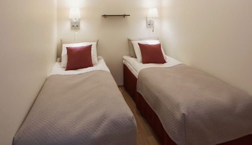 Apartamento, 2 habitaciones, balcón, en edificio anexo