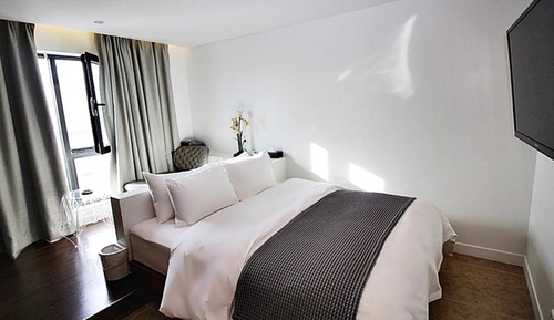 Room (Deluxe Double)