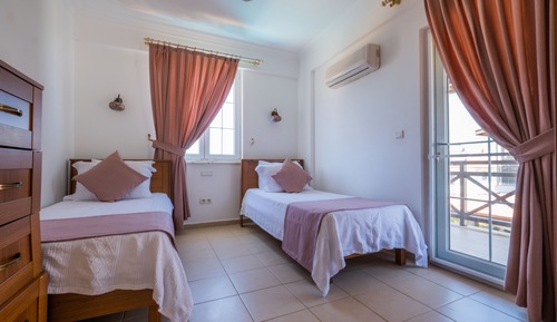 Luxury Villa, 4 Bedrooms