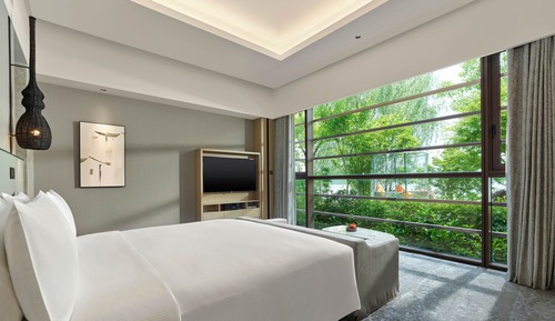 Suite Premier, 1 cama de matrimonio grande, vistas al lago, en la zona del patio