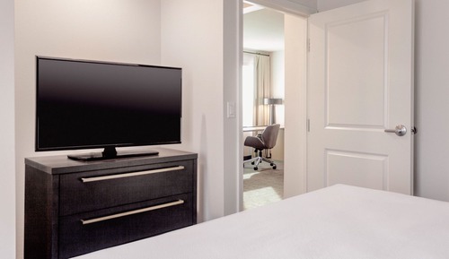 Suite, 1 cama de matrimonio grande con sofá cama, no fumadores (Mobility Accessible, Tub)