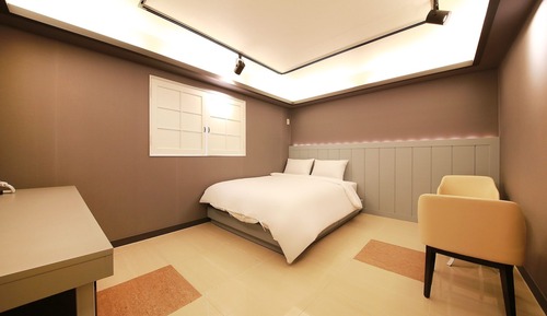 Room (Deluxe)