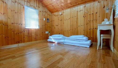 Room (Prague (Duplex))