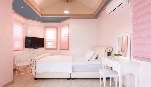 Room (Theme Garden (Unshared House))