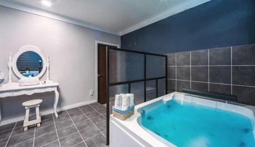 Room (Azalea (Spa))
