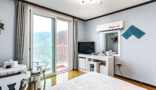 Room (Room A (Side Ocean Sunrise))