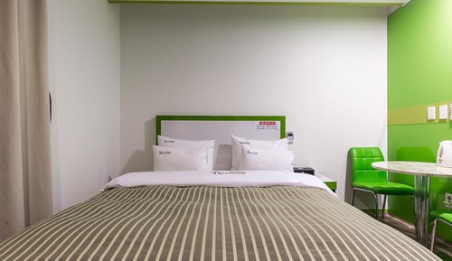 Room (Standard Room-E)