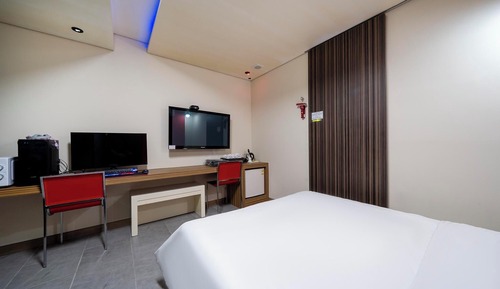 Room (Special room (microwave latest comput)