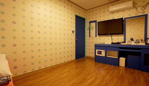 Room (Ondol room)