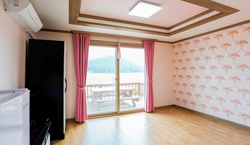 Room (Cosmos)