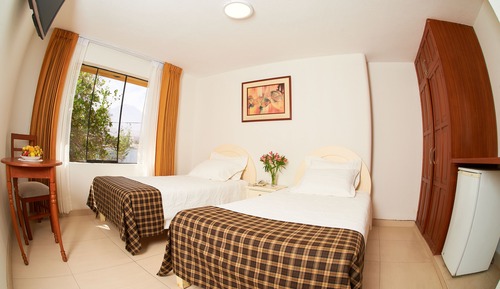 Habitación con 2 camas individuales