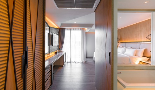 Premier King Bed Room
