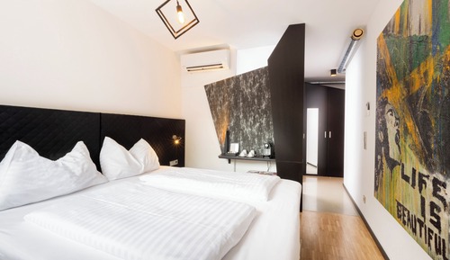 Habitación doble, en la zona del patio