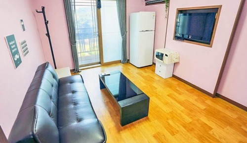 Room (Daisy)