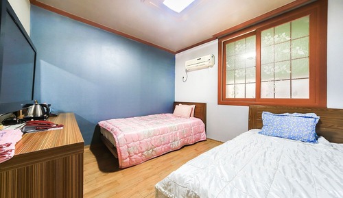 Room (Twin Room)