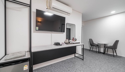 Room (Standard (Double Bed Netflix Availabl)