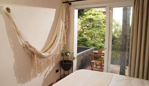 Habitación Deluxe, 1 cama de matrimonio grande, bañera, vistas al jardín