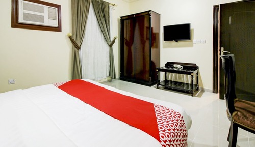 Deluxe Studio
