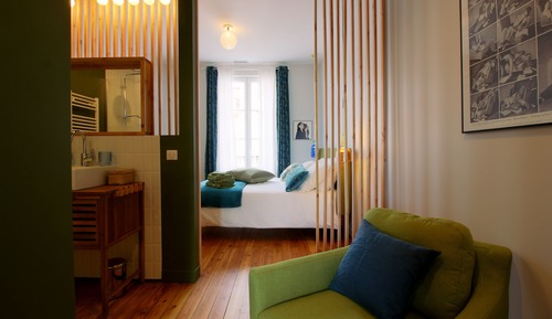 Habitación de diseño doble, baño privado, vistas a la ciudad (Vert Bancha)