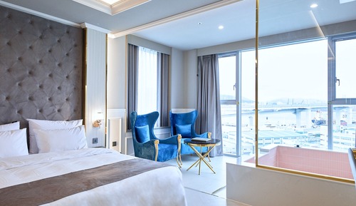 Habitación familiar con 2 camas individuales, vistas al mar