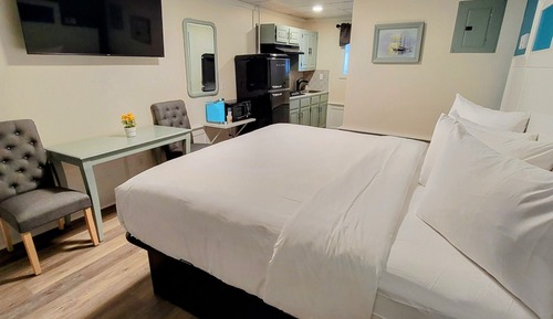 Habitación superior, 1 cama de matrimonio grande, cocina básica