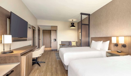 Habitación (High Floor, 2 queenbed & 1 sofabed)