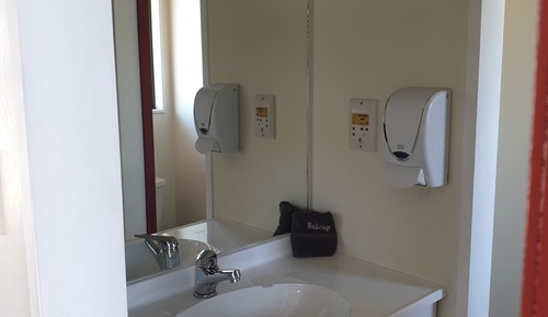Estudio Confort, 1 cama de matrimonio grande con sofá cama