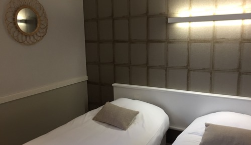 Habitación con 2 camas individuales