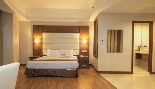 Corner Suite