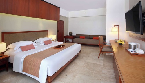 Deluxe Room Double Bed with Daily Cocktails