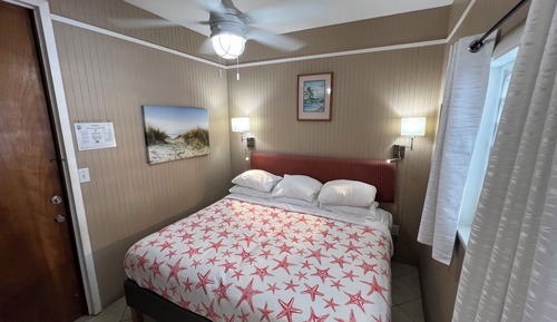 Habitación económica, 1 cama de matrimonio grande, frigorífico y microondas (Coco Bean)