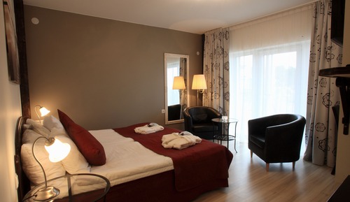 Habitación estándar con 1 cama doble o 2 individuales, balcón
