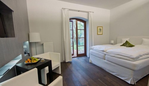 Habitación doble superior, 1 cama de matrimonio grande, en la zona del jardín