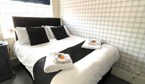 Habitación doble, baño privado (Compact - Room 07)