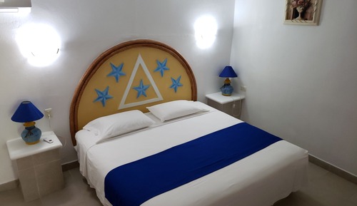 Estudio, 1 cama de matrimonio grande, cocina básica