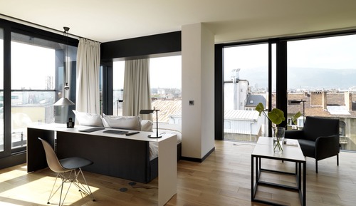 Suite (Sense)
