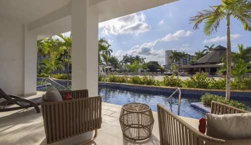 Luxury Presidential Jacuzzi Swim out Pool view One Bedroom Suite Diamond Club