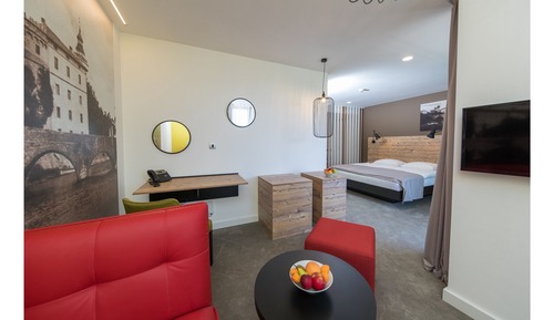 Habitación Premium con 1 cama doble o 2 individuales, balcón