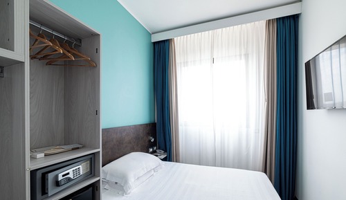 Compact Room