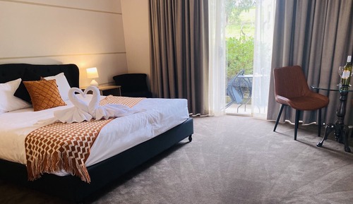Deluxe Room with King Bed